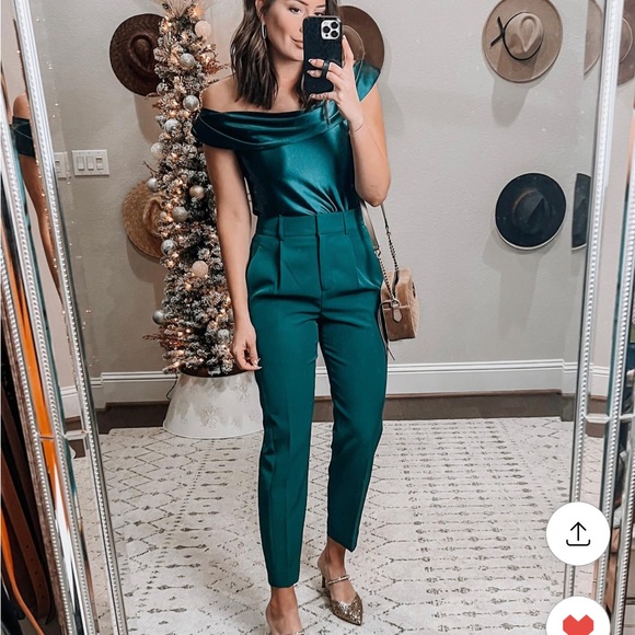 JEWEL BADGLEY MISCHKA
Women's Jan Evening Mule Hells in gold glitter - Picture 7 of 8